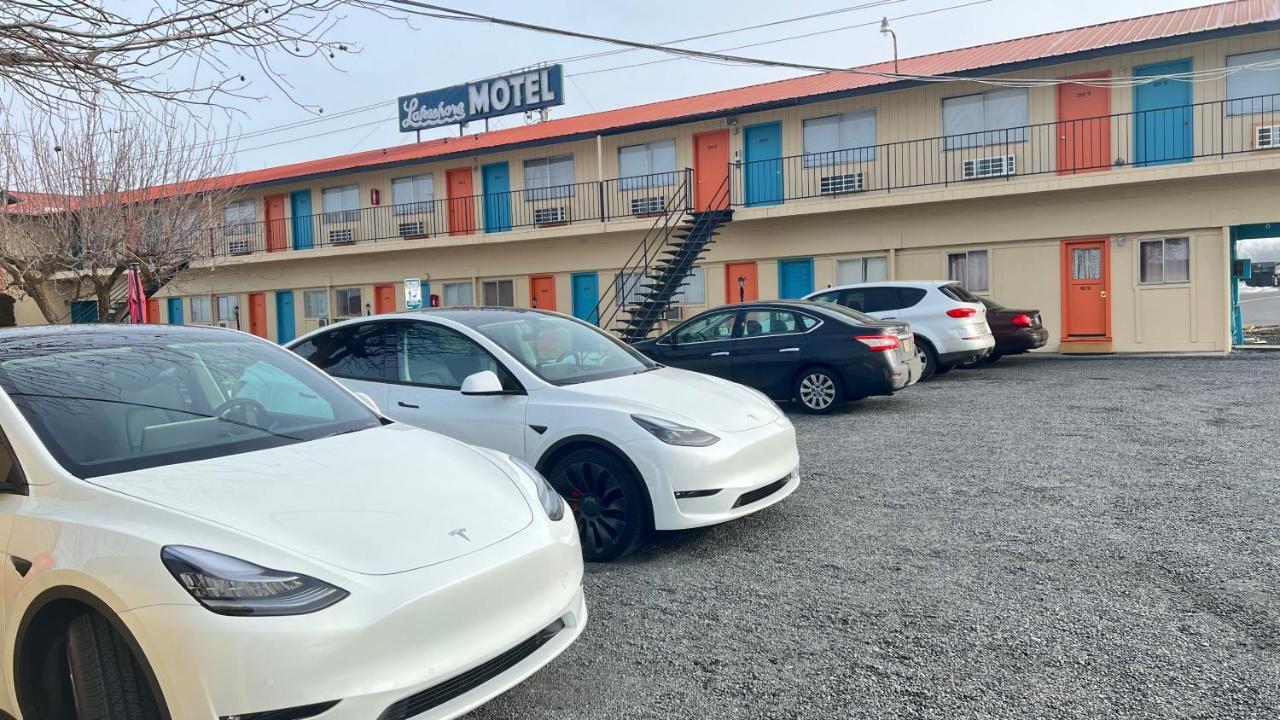 Lakeshore Inn Water Front Моузъс Лейк Екстериор снимка