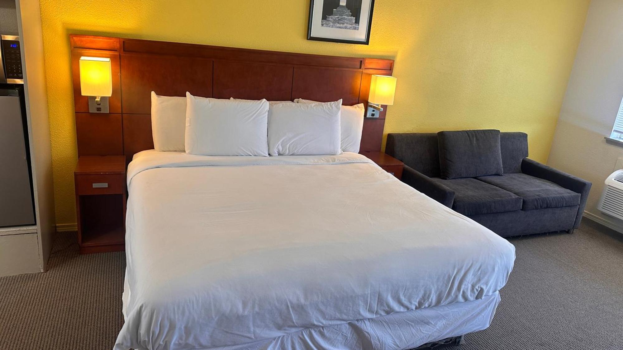 Lakeshore Inn Water Front Моузъс Лейк Екстериор снимка