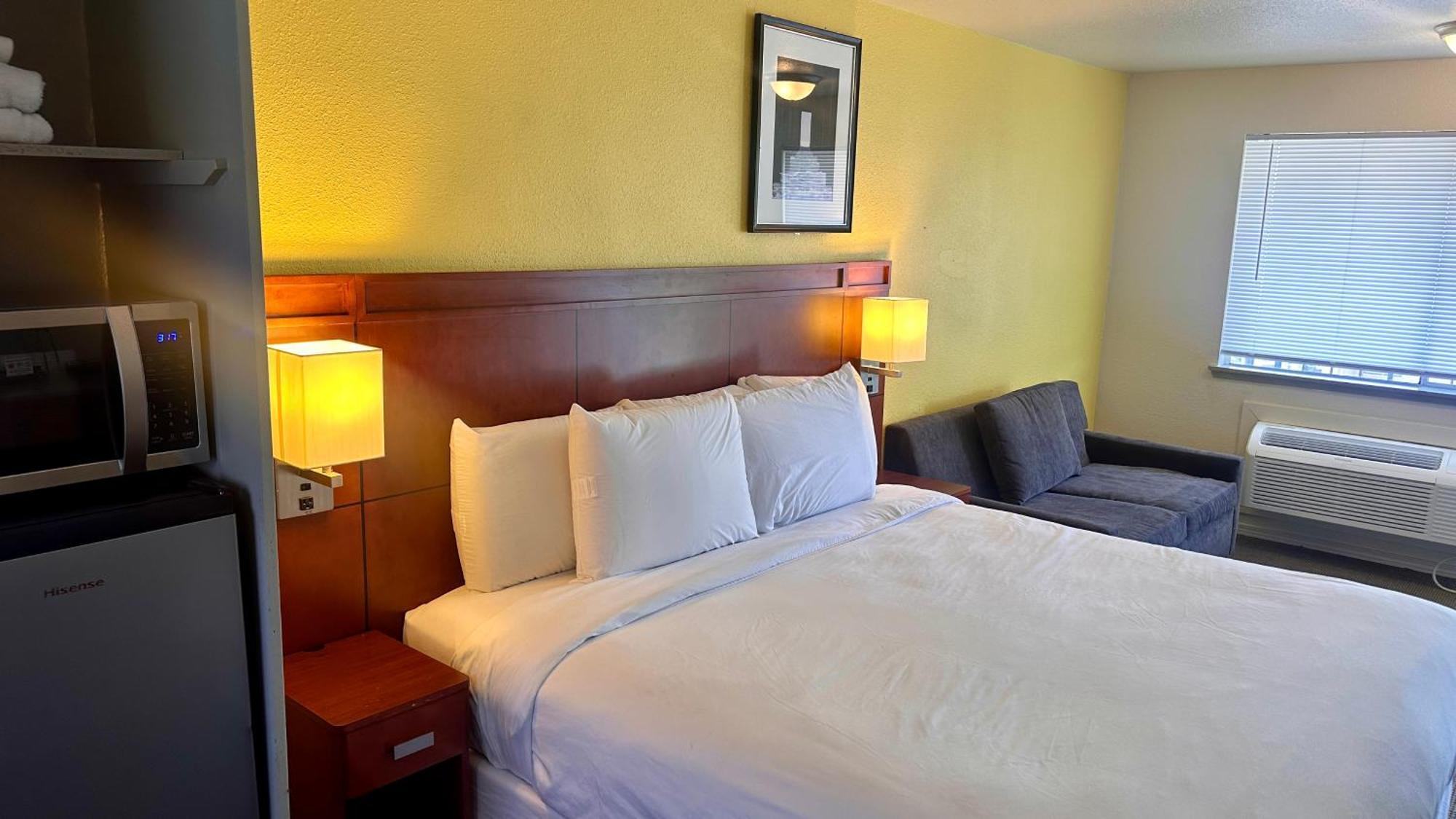 Lakeshore Inn Water Front Моузъс Лейк Екстериор снимка