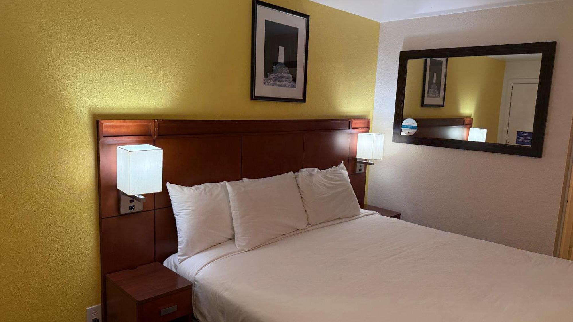Lakeshore Inn Water Front Моузъс Лейк Екстериор снимка