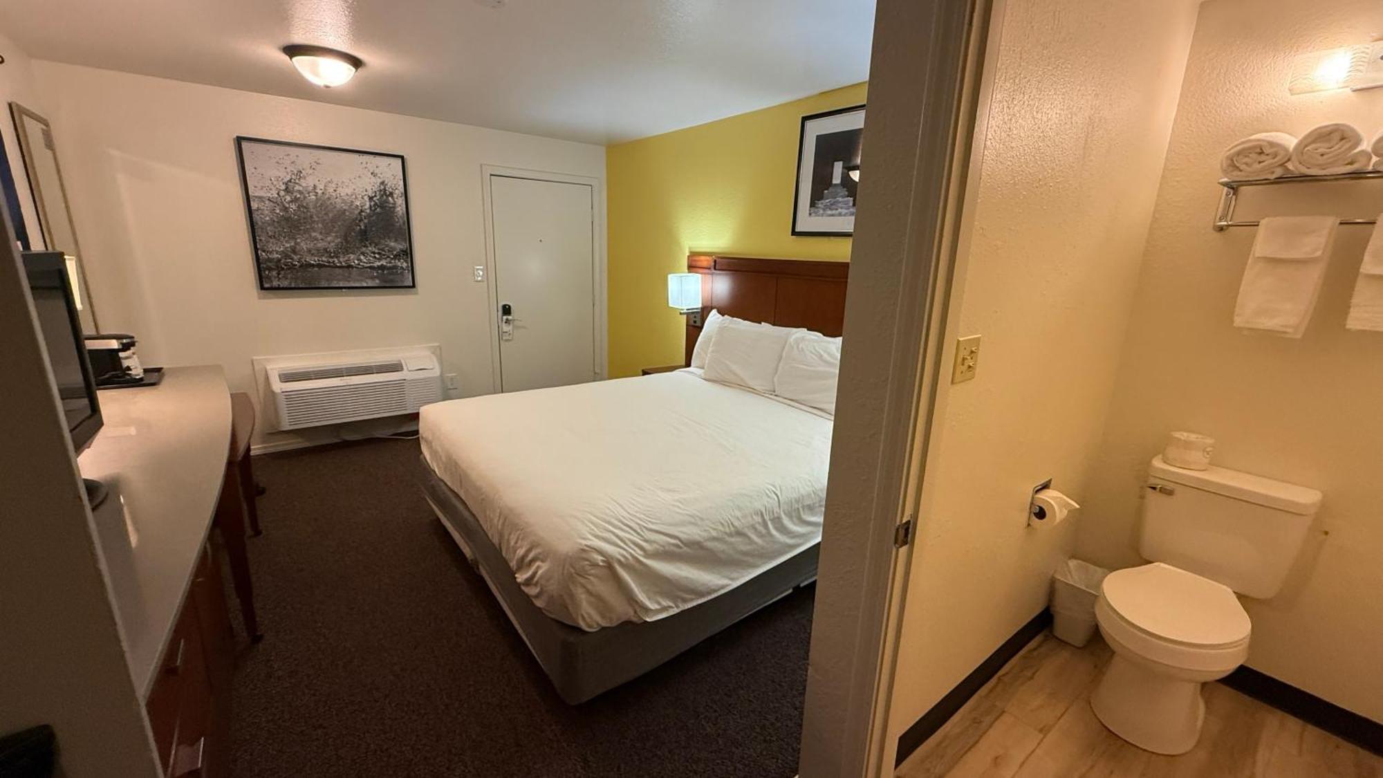 Lakeshore Inn Water Front Моузъс Лейк Екстериор снимка