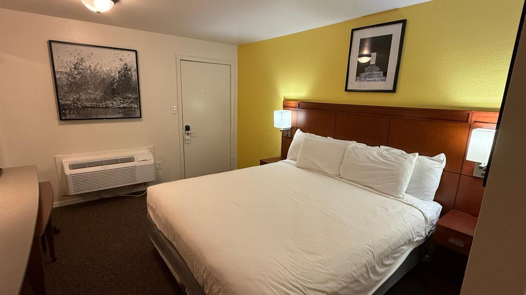 Lakeshore Inn Water Front Моузъс Лейк Екстериор снимка
